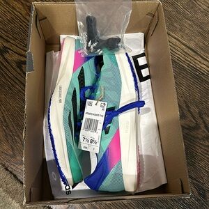 Adidas adizero avanti tyo size 8.5 women or 7.5 men